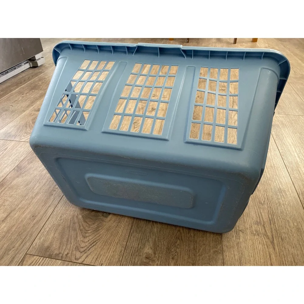Vintage Rubbermaid Laundry Basket 2965 Light Blue Hamper Rectangular Plastic EUC